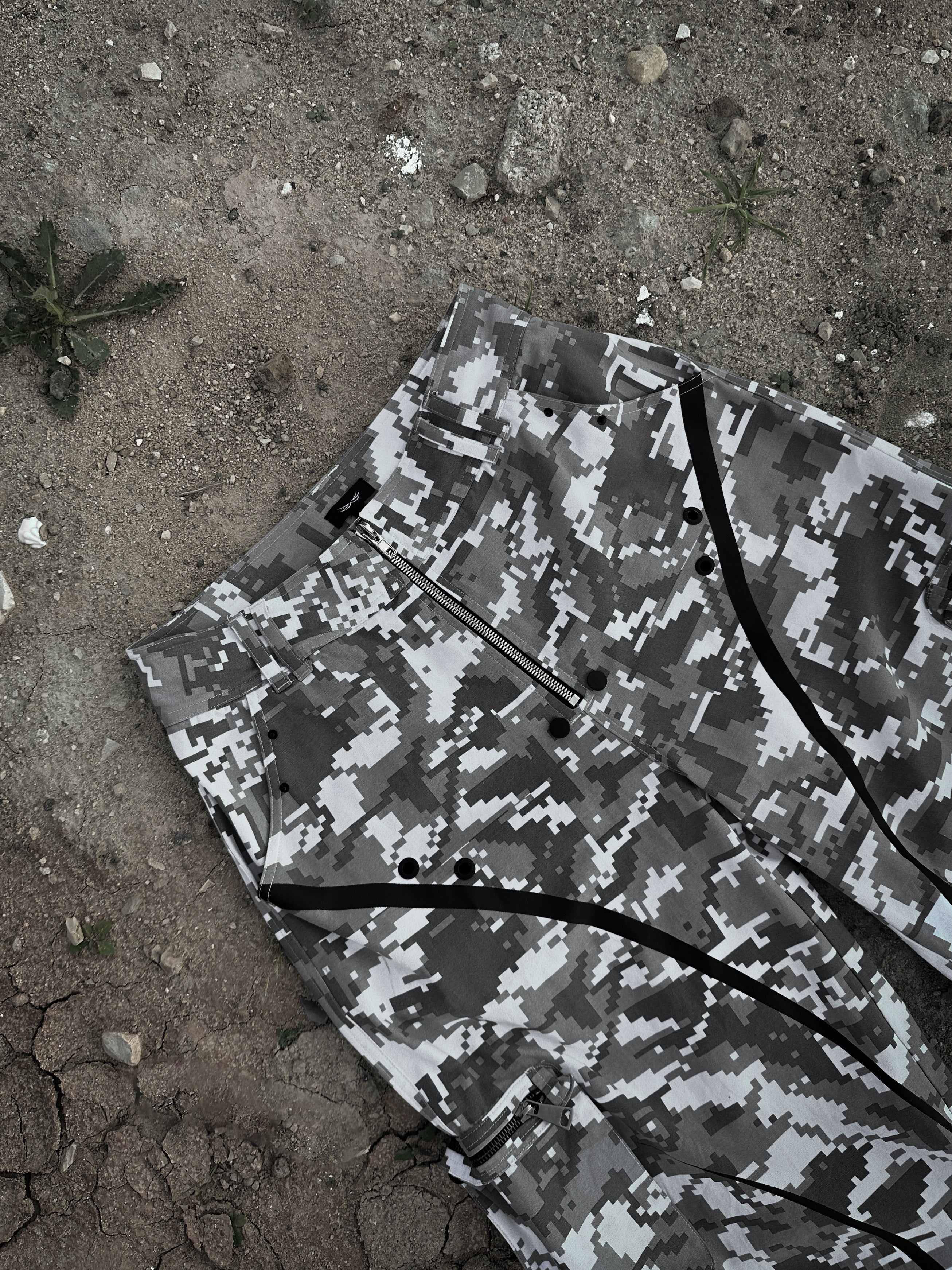 "INVISIBLE" DIGITAL CAMO CARGOPANTS